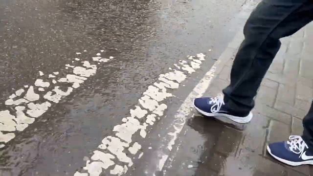 нормальные кроссовки или нет?