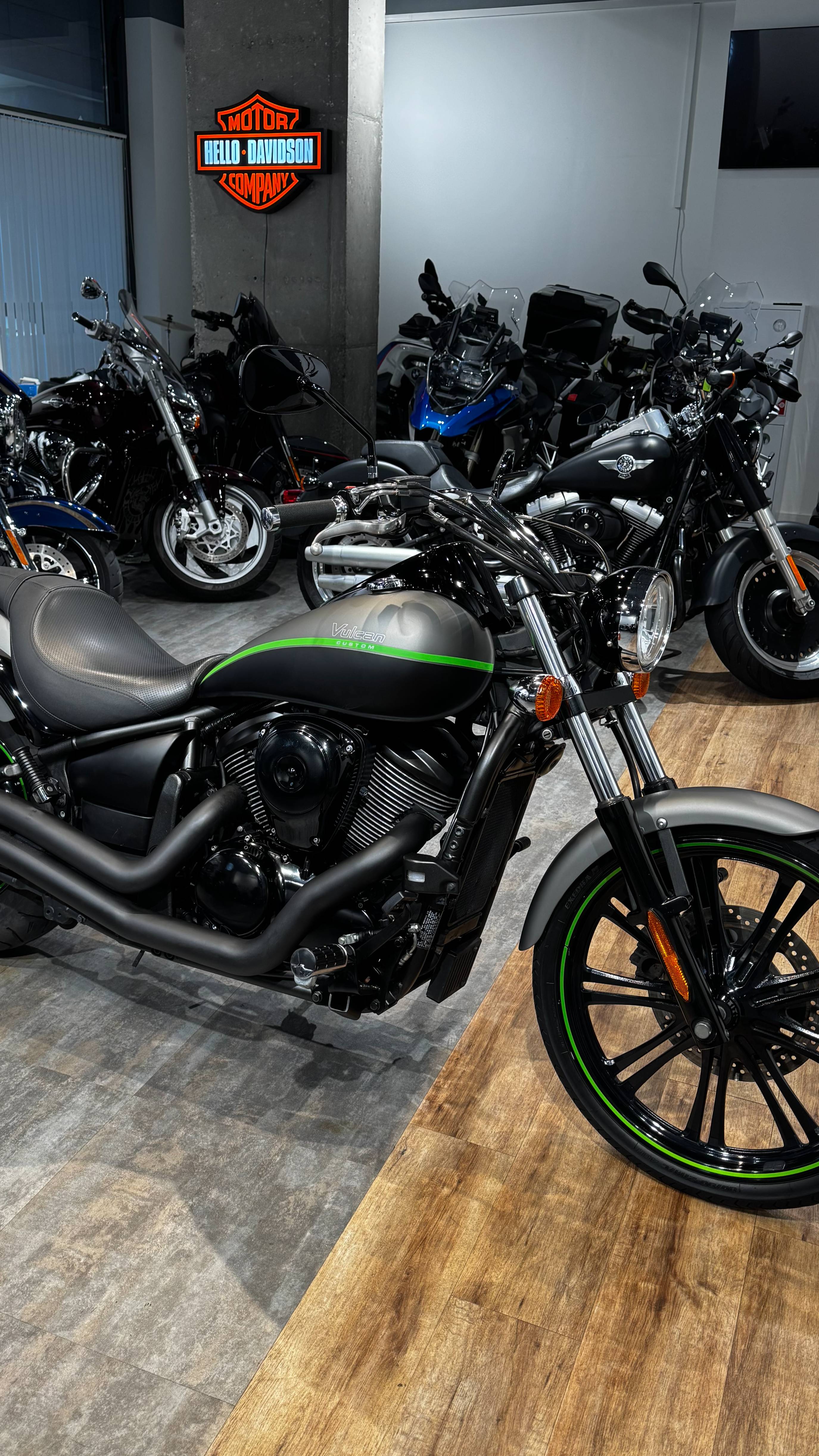 Vulcan 900 Custom