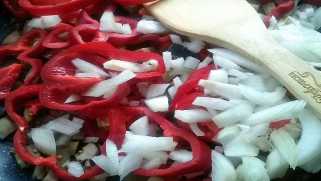 Пирог с баклажанами и куриной грудкой