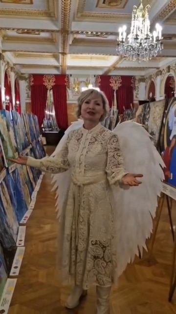 Самая красивейшая выставка и с самыми светлыми намерениями - средства с проданых картин направятся в