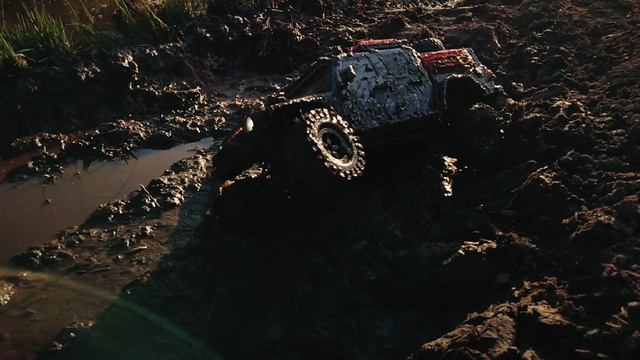 Гладиатор на свободе для грязного бездорожья Crossrc EMO X4