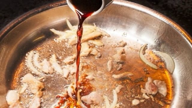 Пшеничная лапша с курицей и овощами