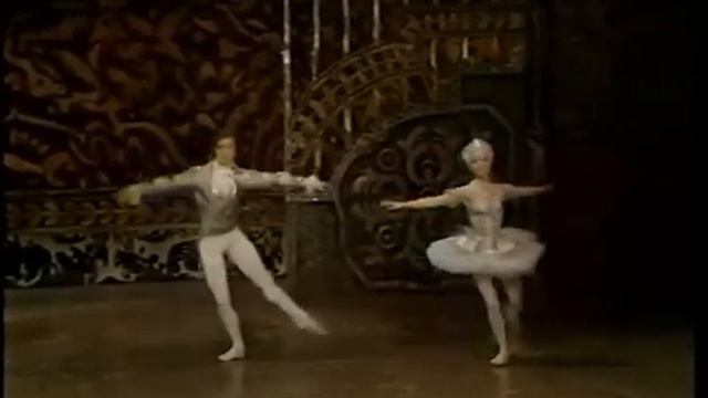 Па-де-де из оперы Щелкунчик. И. Чайковского Рудольф Нуреев и Мерль Парк