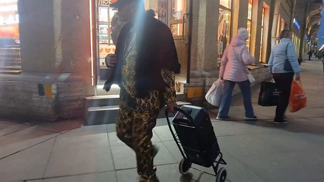 ТАНЦОР МАЙКЛ ЛЕГЕНДА НЕВСКОГО ИДЁТ ТАНЦЕВАТЬ 😁