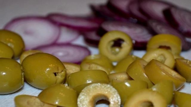 Салат с сыром апельсином и курицей