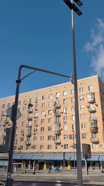 Шагаю по Москве