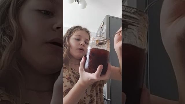 я пробую варенье