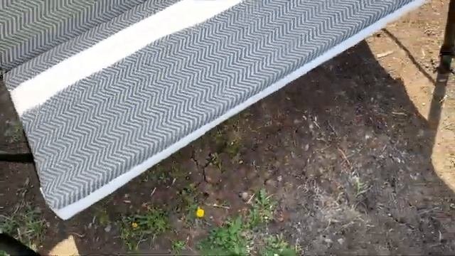 Собираем садовую качель