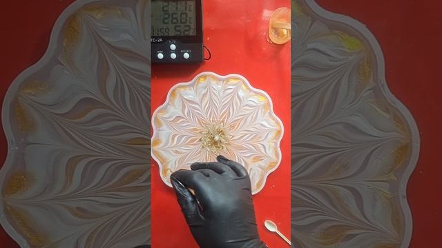 фрагмент фруктовницы из эпоксидной смолы.mp4