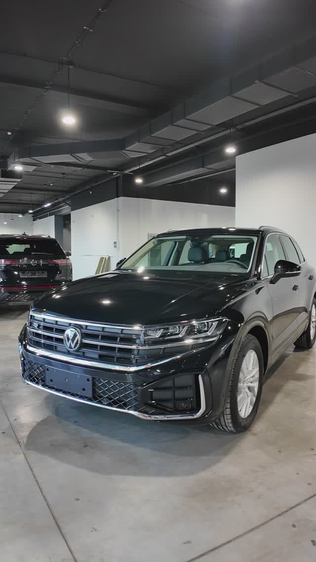 Volkswagen Touareg черный