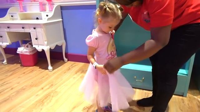 Настя_играет_на_детской_площадке_8.mp4