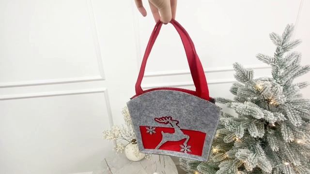 Сумочка для подарков ОЛЕНЬ В ПРЫЖКЕ, фетр, 29х19 см, 1313