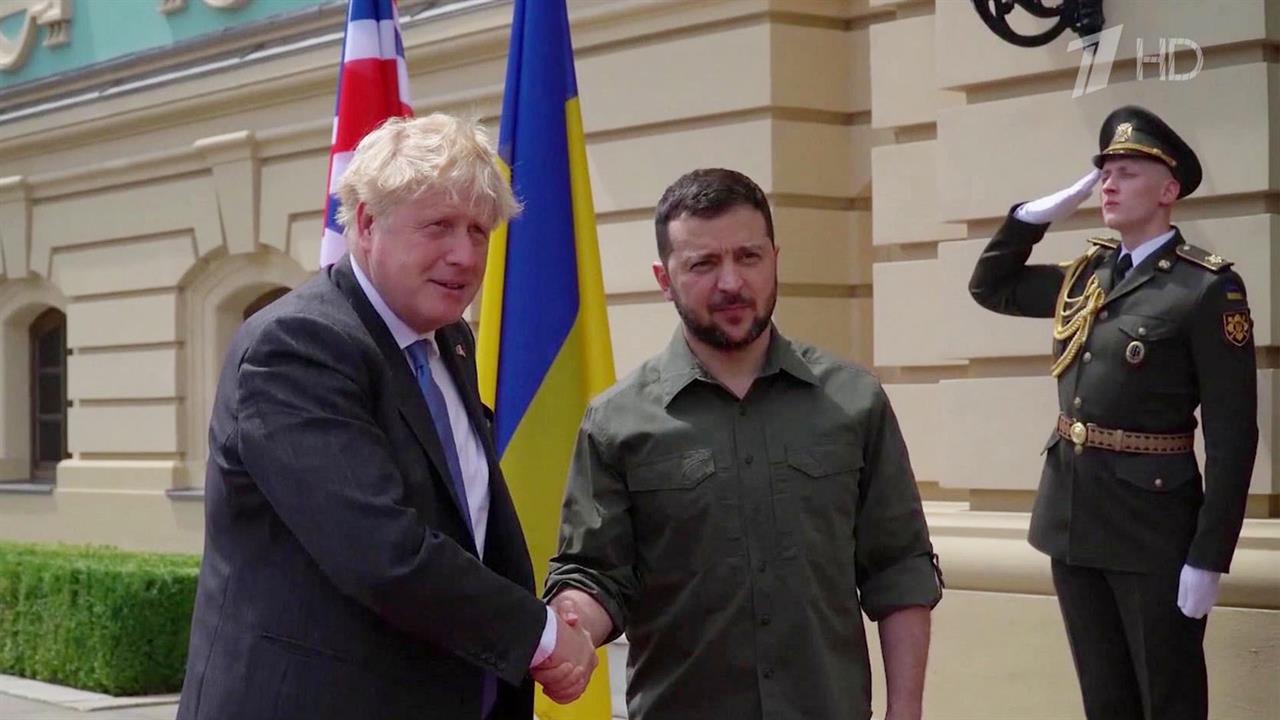 The Guardian утверждает, что Борис Джонсон получил деньги за срыв переговоров между Москвой и Киевом