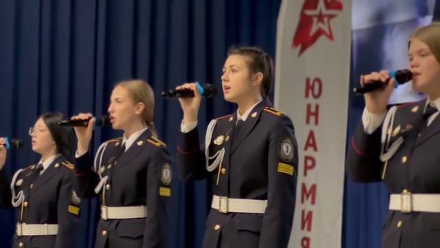 Поднятие флага РФ в Колледже полиции - 13.10.2025