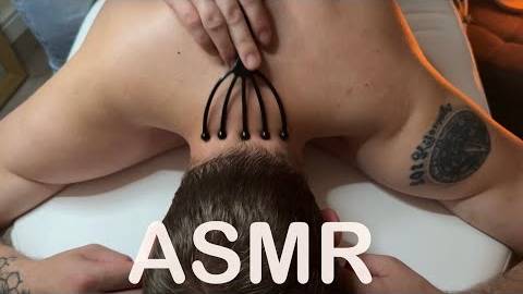ASMR ПРОСТОЙ МАССАЖ СПИНЫ КРУПНЫМ ПЛАНОМ В ДОМАШНИХ УСЛОВИЯХ
