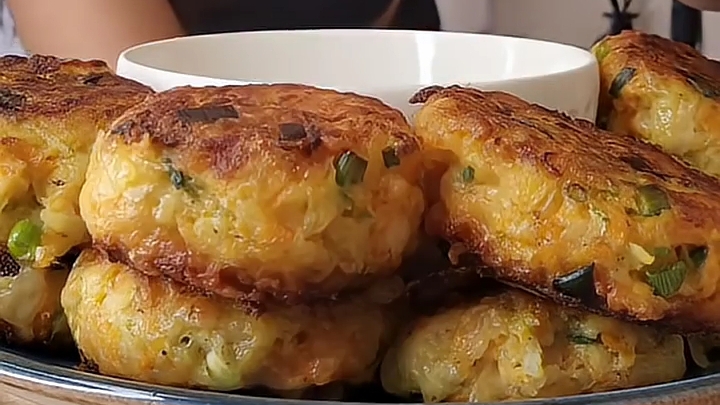Кабачковые Биточки...🍽🌱😋    Рецепт ⤵️