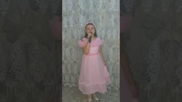 Музыка-Игорь Цветков слова-Илья Резник. Золушка  Батрудтинова Эвелина