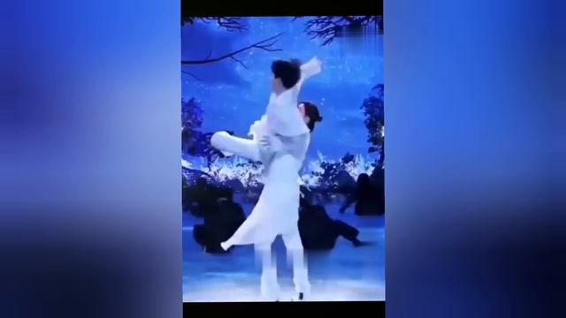 Зажигай( Стихи Айгор, музыка ИИ). Я уже выкладывала под эту песню танцы одной пары , в этот раз под