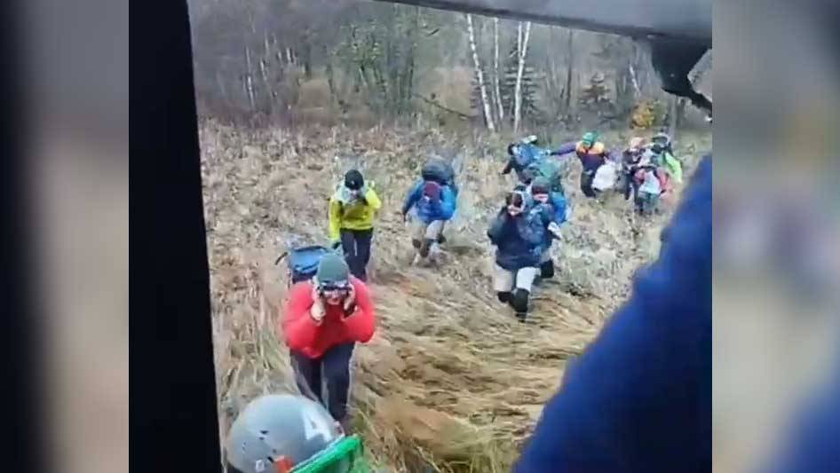 Восьмерых туристов застрявших в горах Сочи эвакуировали вертолетом