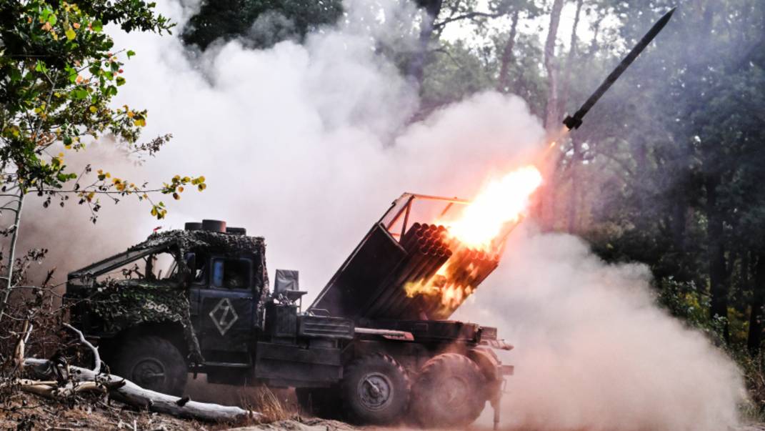 «Град» разгромил укрепления и бронетехнику ВСУ. Лучшее видео из зоны СВО