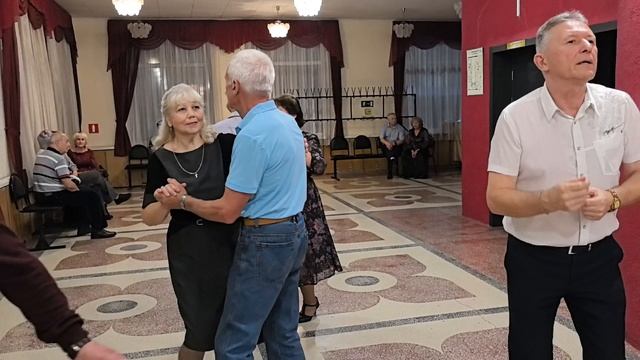 Налью бокал вина 🍷🍷🍷... 12.10.25...