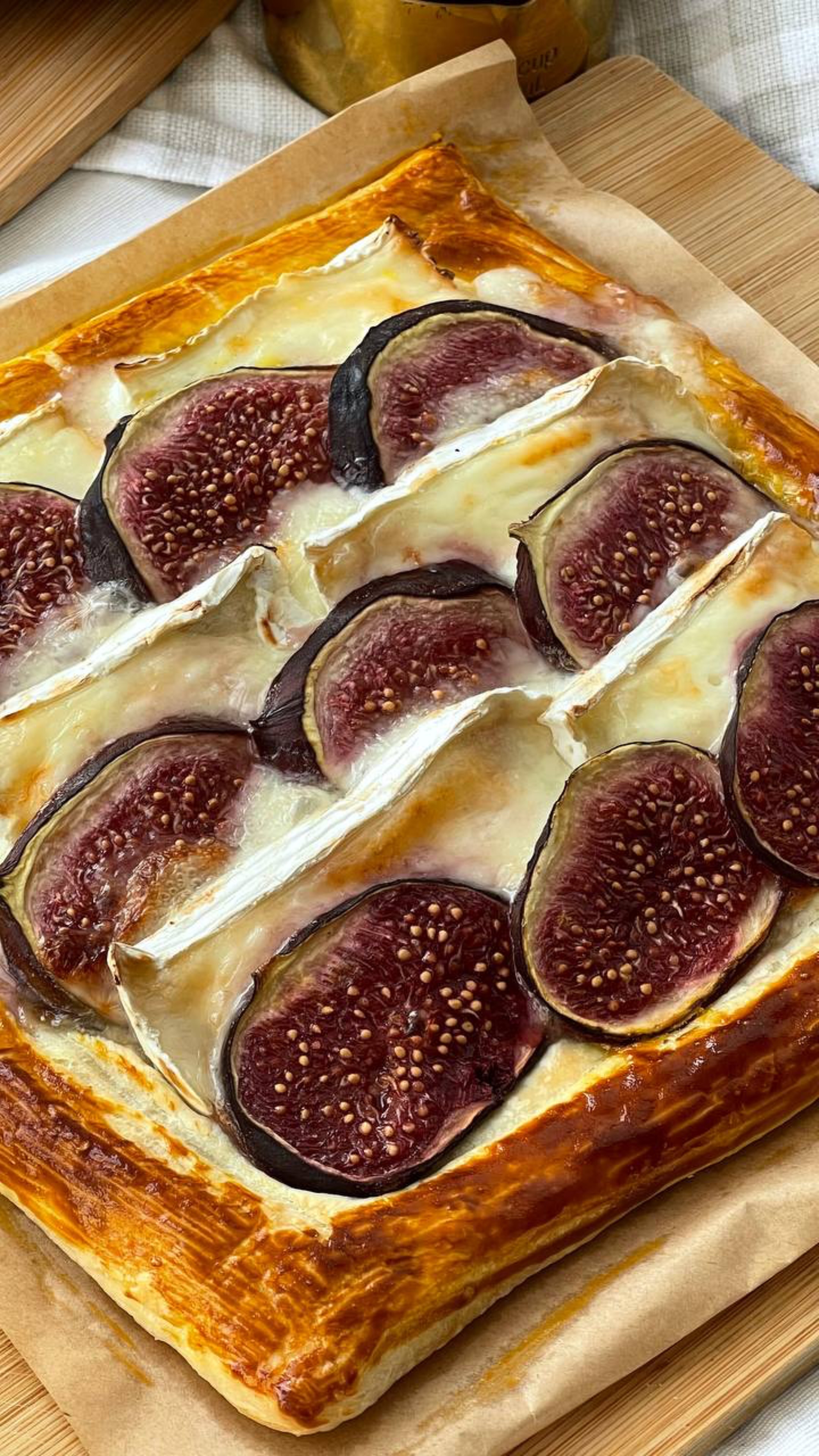 Пирог с инжиром и камамбером 🥰