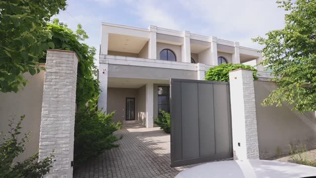 Дом в Краснодаре, Калинина 318 м 10 соток