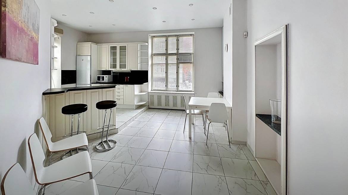 Квартира с высокими потолками! Аренда 5-комнатной квартиры, 190 м² (ID 16346)