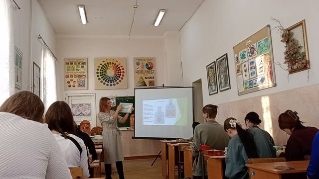 Фрагмент открытого урока «Роспись по технологическому процессу Городецкой росписи» Лисина Т.С.