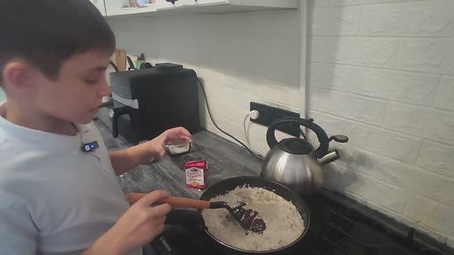 Готовлю спагетти с грибами!  Получилось очень вкусно! 