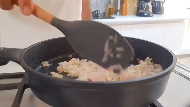 Хрустящий_картофель_с_восхитительным_грибным_соусом_CrispyPota