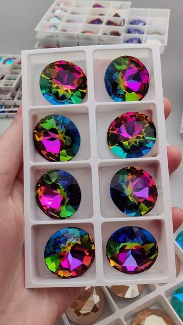 1201 Crystal Vitrail Medium F