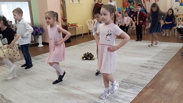 танец КОЛЕЧКО