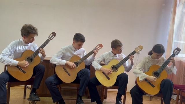 "Дорогой длинной" Б. Фомин, обр: В. Колосова, Н. Кочкариной.