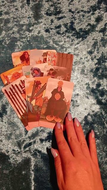 Что происходит у вас за спиной? 🤔💞