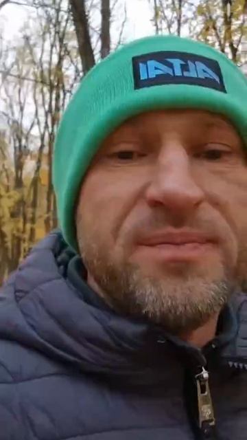 Говорят, этот джентльмен — замминистра спорта Ульяновской области.  Отличный спич, Сергей! Прав во в