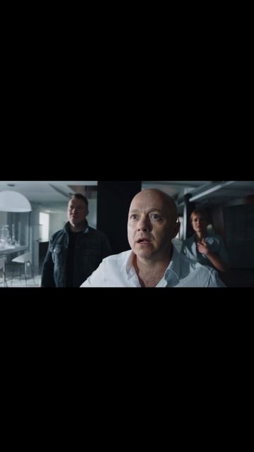 Работаем над новым проектом , но уже скоро буду смотреть долгожданный фильм «Авиатор»!