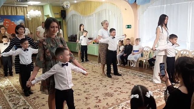 танец с родителями