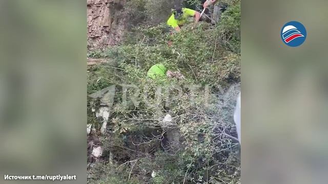 Китаянка чудом спасена после падения со скалы в Шаньси