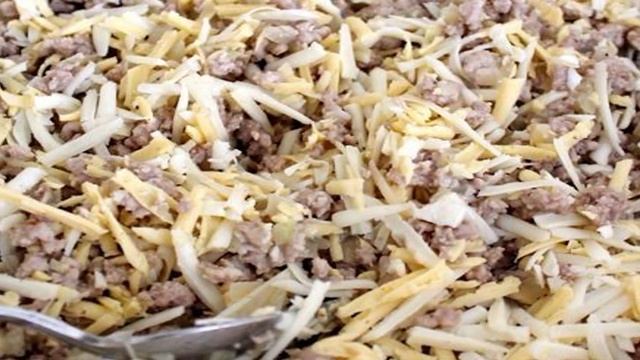 Пирог с фаршем и сыром