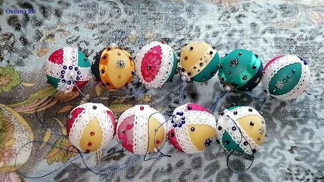 Новогодние шарики из пенопластовых заготовок
