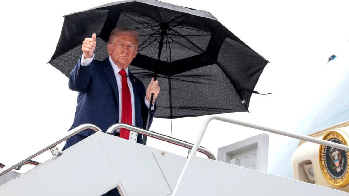 Трамп отслеживает освобождение заложников из Газы на борту самолета