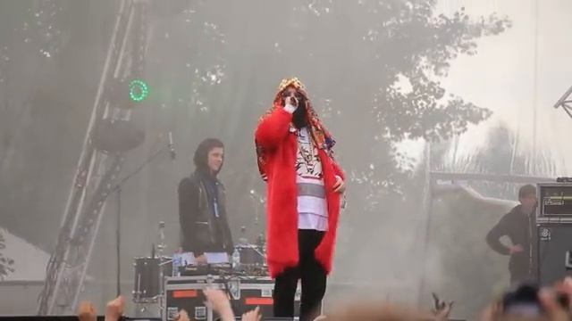 Big Russian Boss на VK Fest попросил чипсы с луком