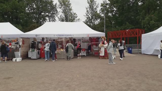 Санкт-Петербург. Елагин остров. Красивый парк и множество развлечений, фестивали, ярмарки.