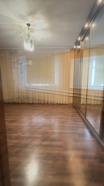 Продаётся двухэтажный коттедж в самом центре города
