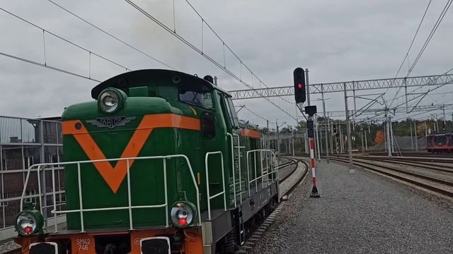 Тепловоз SM42-746 остановка на красный светофор