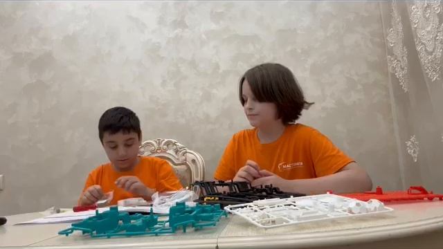 Александр Любинецкий и Марк Маркосян для компетенции Мастерята 