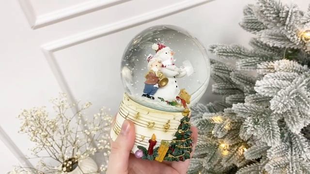 Музыкальный снежный шар СНЕГОВИЧОК ПОЕТ С ДРУЗЬЯМИ, полистоун, стекло, 15 см, 50-1869