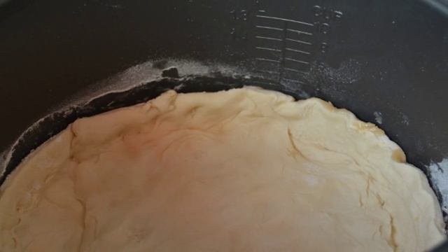 Пирог с черникой в мультиварке
