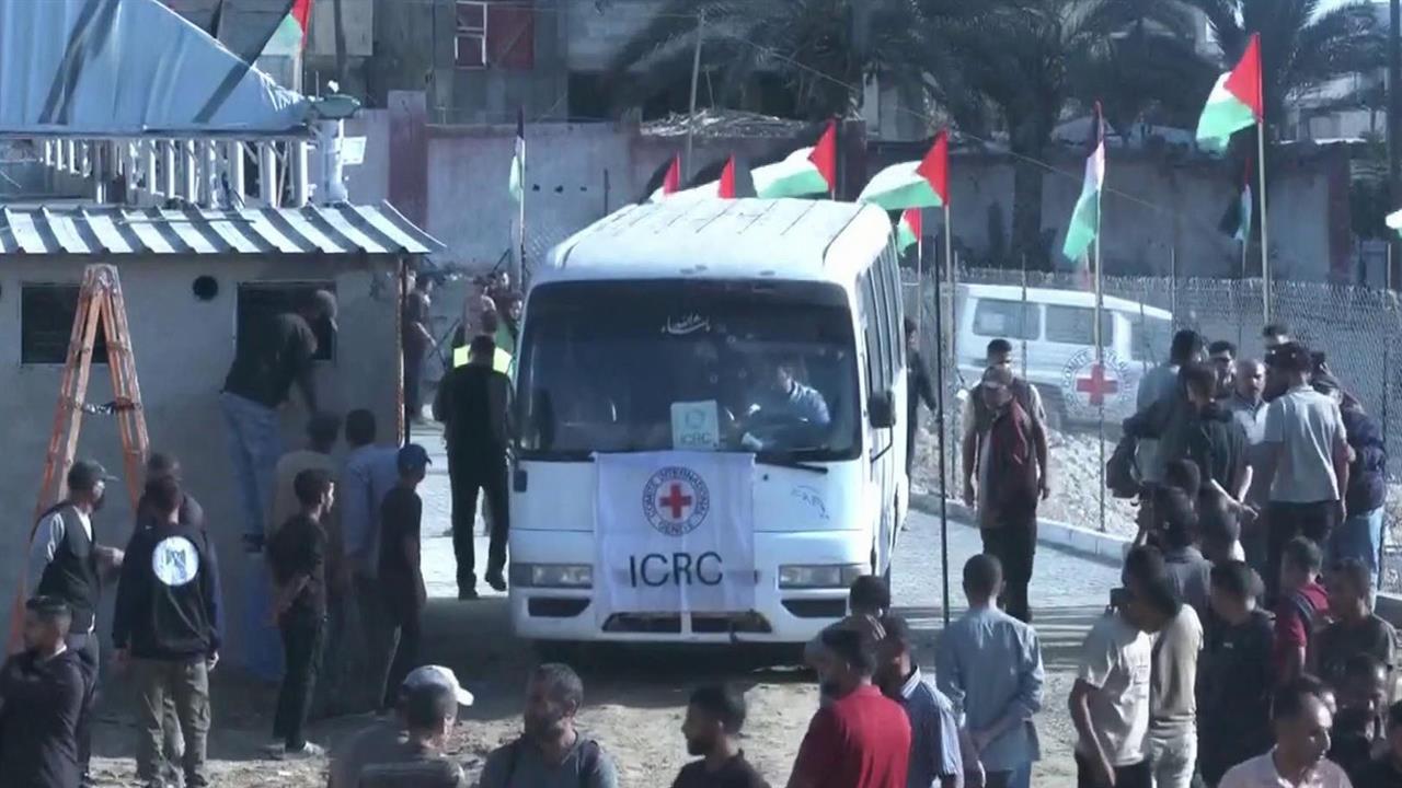 ХАМАС освободил первых израильских заложников